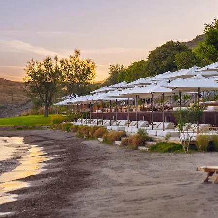 לינה וארוחת בוקר Xuma 3*